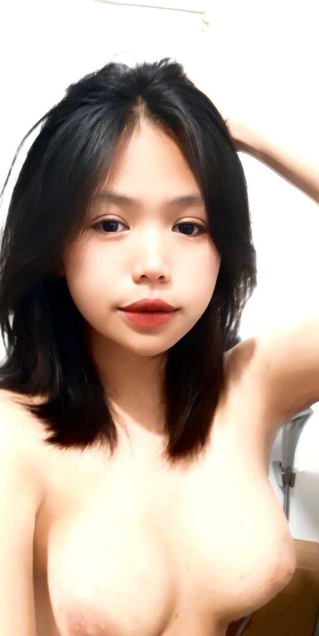 Lên kế hoạch địt cô bạn thân Mio Ishikawa trong bếp