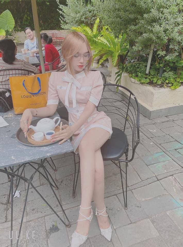 Nữ quản gia với chiếc quần lọt khe làm cậu chủ nhà muốn địt