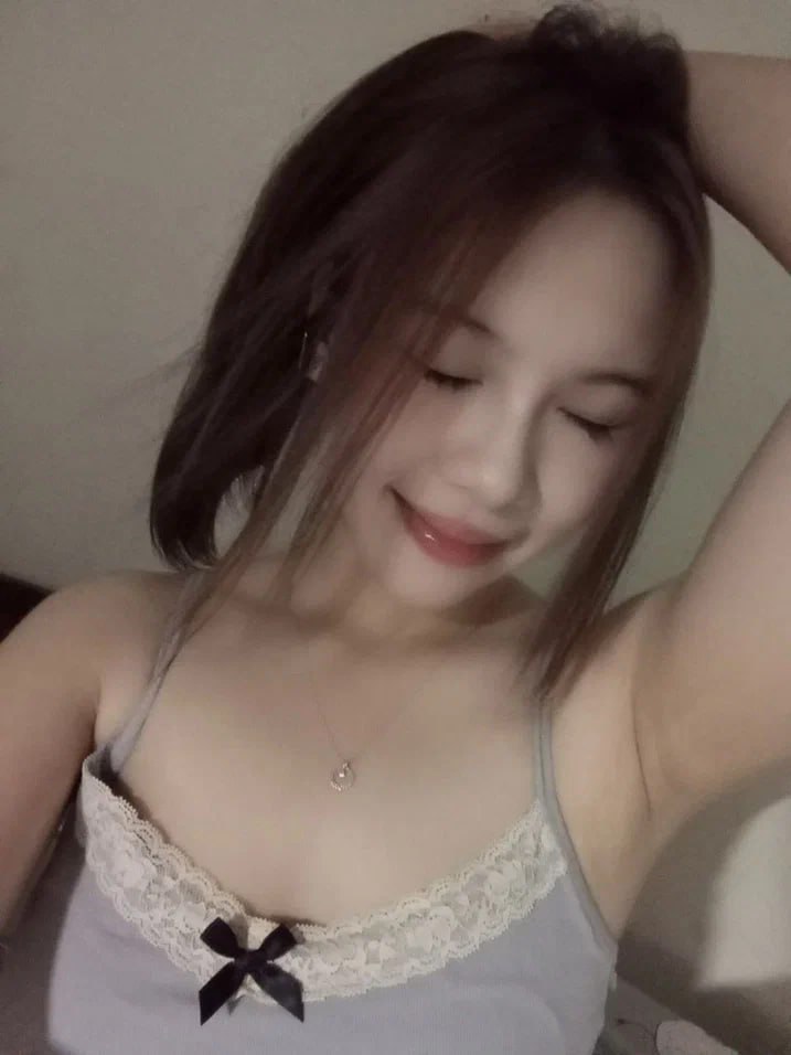 đi làm thêm phụ Anh xã, bà xã phải lòng gã trai hư phang giỏi